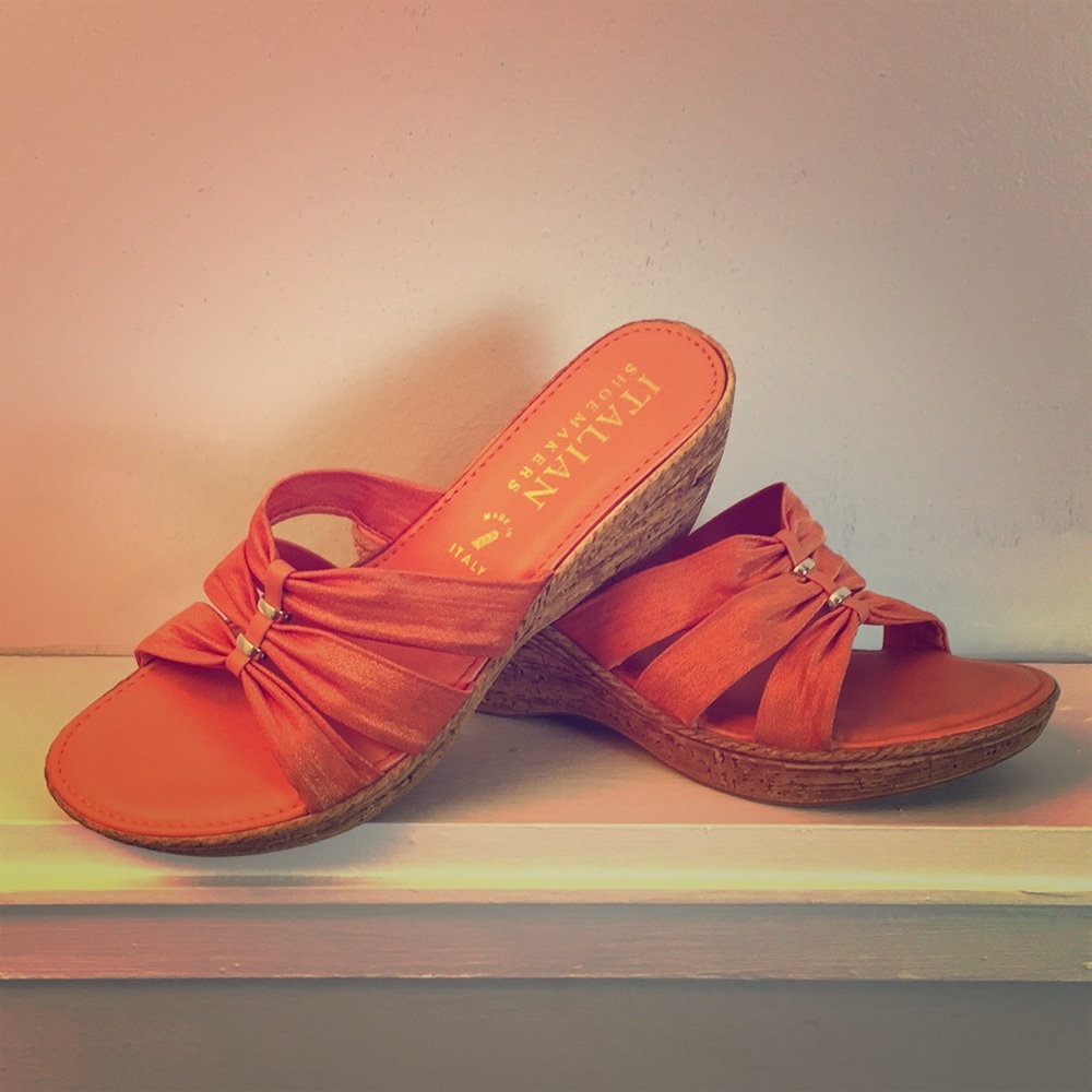 Italian Shoemakers wedge sandal heel sz 8.5 orange